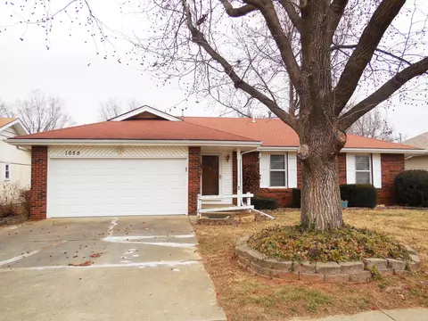 1059 E Cambridge St, Springfield, MO 65807 photo 1