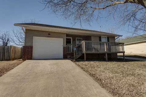 1061 S Douglas Ave, Springfield, MO 65807 photo 1