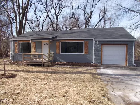 2233 S Roanoke Ave, Springfield, MO 65807 photo 1