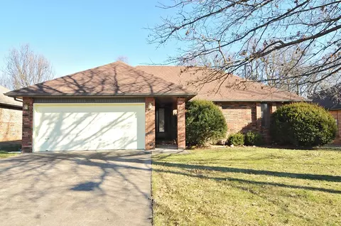 2132 S Broadway Ave, Springfield, MO 65807 photo 1