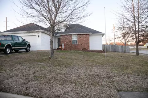 2327 E Moonlight St, Republic, MO 65738 photo 1