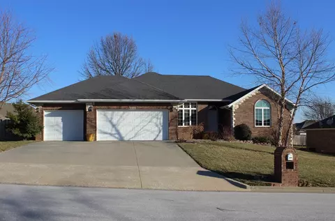 3849 W Shawnee Ave, Springfield, MO 65810 photo 1