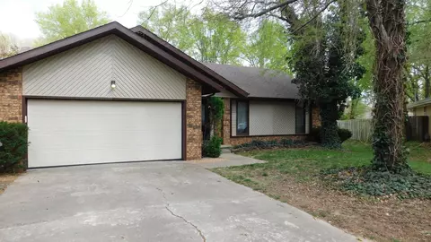 4532 S Weller Ave, Springfield, MO 65804 photo 1