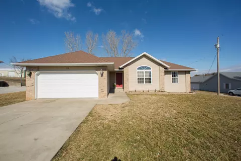 175 E Chestnut St, Fair Grove, MO 65648 photo 1