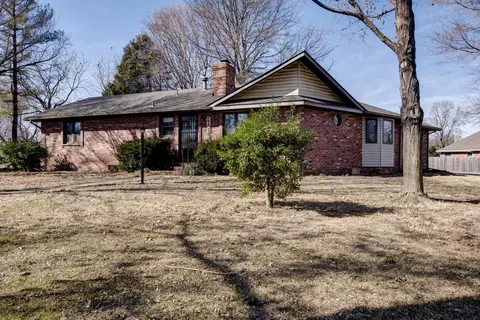 2209 W Cynthia St, Springfield, MO 65810 photo 1