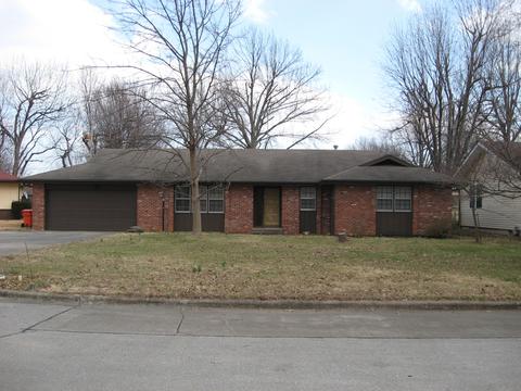 3324 S Southlyn Pl, Springfield, MO 65804 photo 1