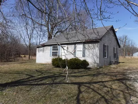 656 Deerhaven Ln, Marshfield, MO 65706 photo 1