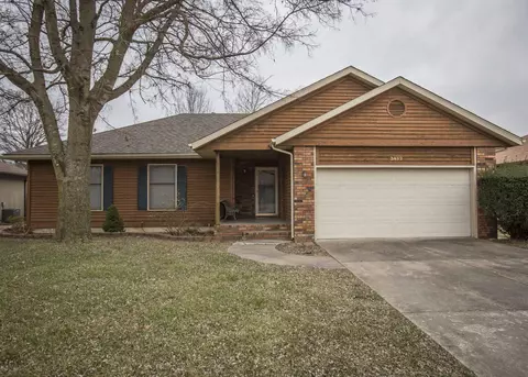 3432 W Camelot St, Springfield, MO 65807 photo 1