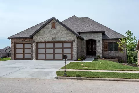 3928 E Ridgeview St, Springfield, MO 65809 photo 1