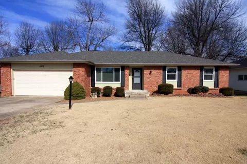 1165 E Greenwood St, Springfield, MO 65807 photo 1