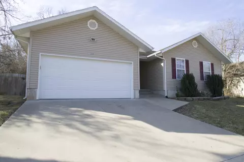 1306 E Lark St, Ozark, MO 65721 photo 1