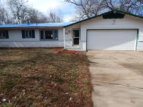 3255 S Dayton Ave, Springfield, MO 65807 photo 1