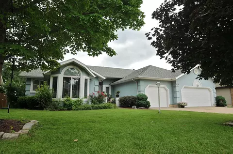 3567 W Suzanne Pl, Springfield, MO 65810 photo 1