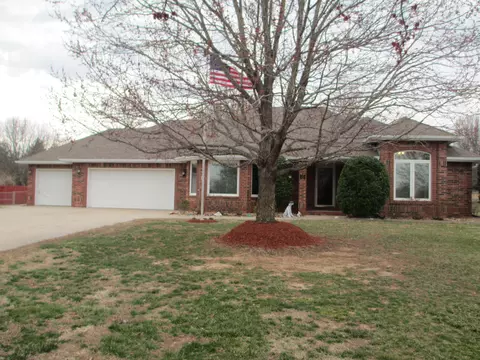3707 N Bobolink Dr, Ozark, MO 65721 photo 1