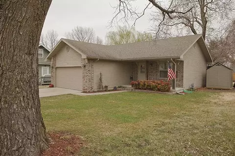 503 E Lynn St, Nixa, MO 65714 photo 1