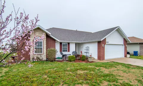 1223 W School St, Ozark, MO 65721 photo 1