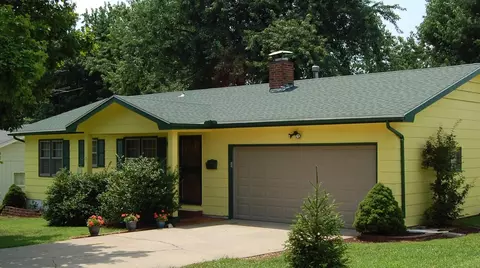 3137 S Pinehurst Ave, Springfield, MO 65807 photo 1