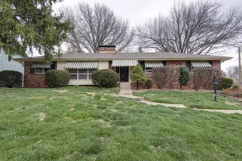 3216 S Bellhurst Ave, Springfield, MO 65804 photo 1