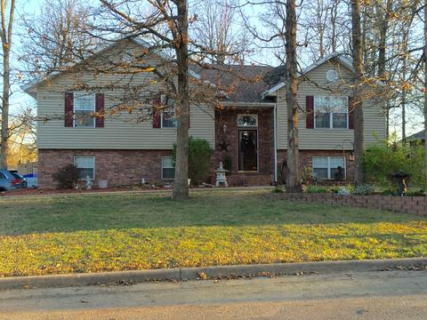 1002 Michel Dr, Aurora, MO 65605 photo 1
