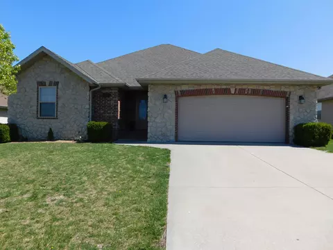 204 N Leeann Dr, Nixa, MO 65714 photo 1