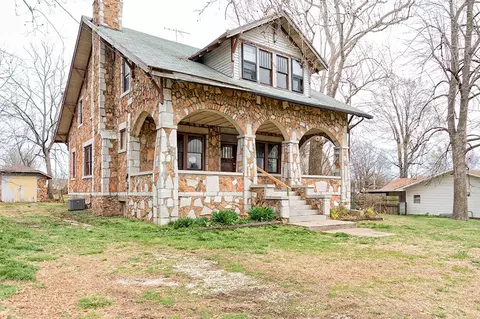 2715 W High St, Springfield, MO 65803 photo 1