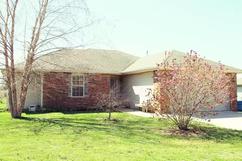 208 S Lynne Dr, Willard, MO 65781 photo 1