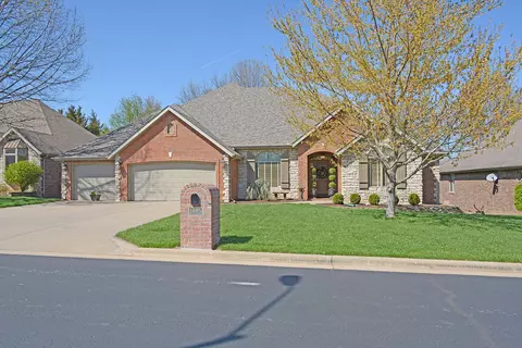 1025 W Sycamore St, Springfield, MO 65810 photo 1