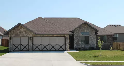 1668 E New Madrid Dr, Republic, MO 65738 photo 1