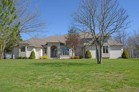 2345 W Riverbluff Dr, Nixa, MO 65714 photo 1