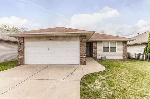 1607 N Engel Ave, Springfield, MO 65803 photo 1