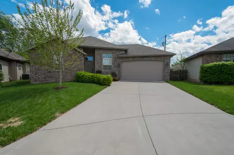 3118 E Huron St, Springfield, MO 65804 photo 1