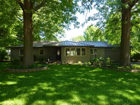 621 W Riverside St, Springfield, MO 65807 photo 1