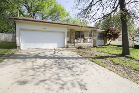 939 E Camorene St, Springfield, MO 65803 photo 1