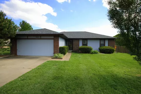 2424 W Swallow St, Springfield, MO 65810 photo 1