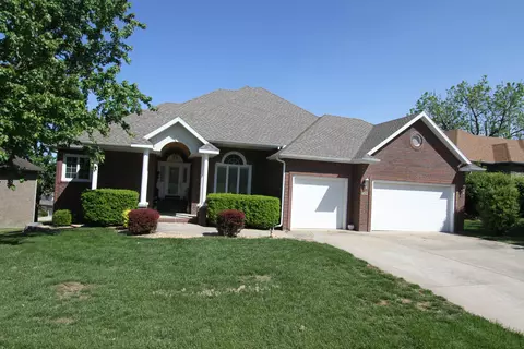 4841 E Cherokee St, Springfield, MO 65809 photo 1