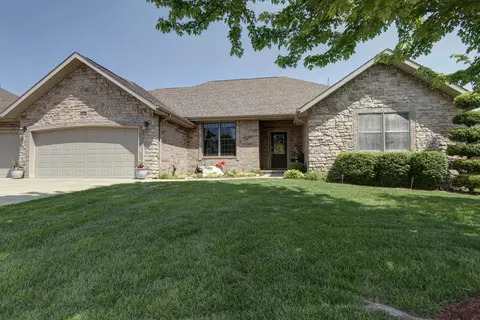 5033 E Hedgerow Dr, Springfield, MO 65802 photo 1