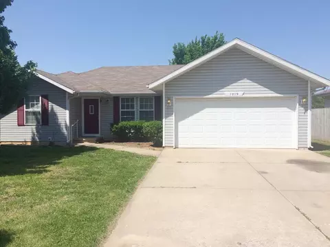 1019 N Dickerson Ave, Springfield, MO 65803 photo 1