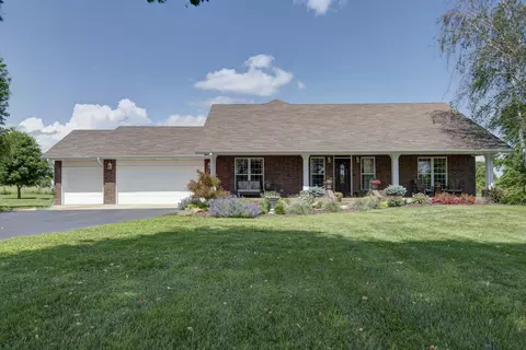 1002 N Sundown Dr, Ozark, MO 65721 photo 1