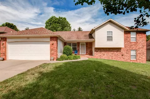 5738 S Fairview Ave, Springfield, MO 65810 photo 1