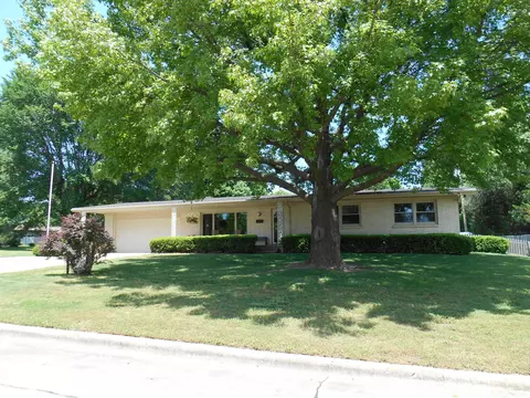 2437 E Broadmoor St, Springfield, MO 65804 photo 1