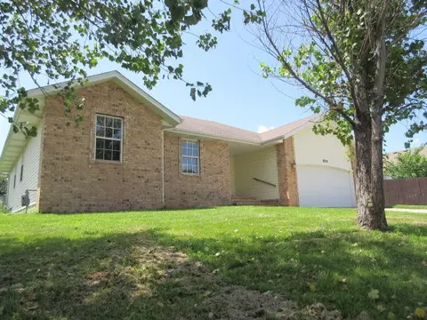 801 Berry Ln, Willard, MO 65781 photo 1