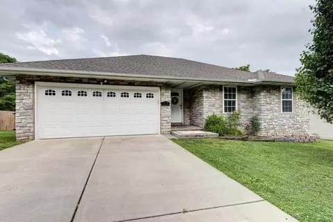 3217 N Travis Ave, Springfield, MO 65803 photo 1