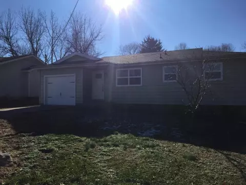1130 Evergreen St, Springfield, MO 65803 photo 1