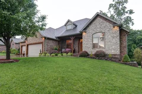 1503 E Wood Oaks St, Springfield, MO 65804 photo 1