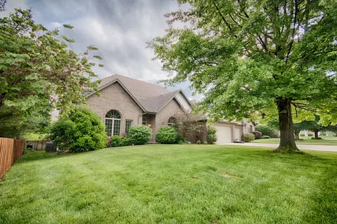 1211 W Beekman St, Springfield, MO 65810 photo 1