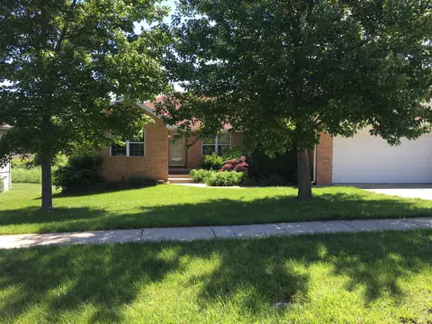 1042 S Greentree Ave, Springfield, MO 65809 photo 1