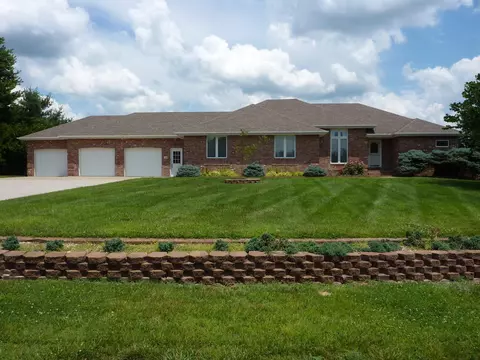 3906 N Bobolink Dr, Ozark, MO 65721 photo 1