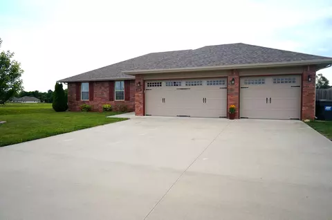 604 S Ashton Ave, Republic, MO 65738 photo 1