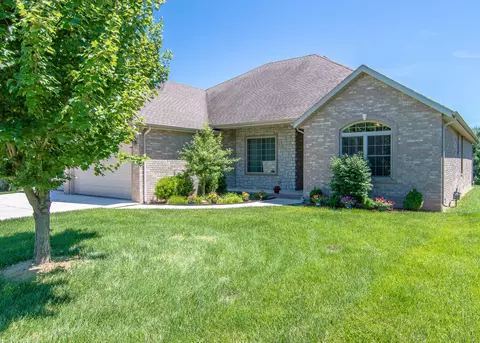 4416 E Ambrose Dr, Springfield, MO 65802 photo 1