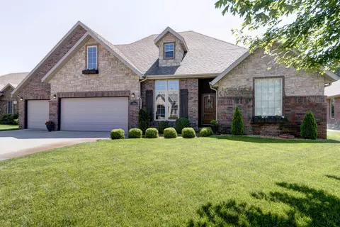 1366 N Rosedale Ct, Springfield, MO 65802 photo 1